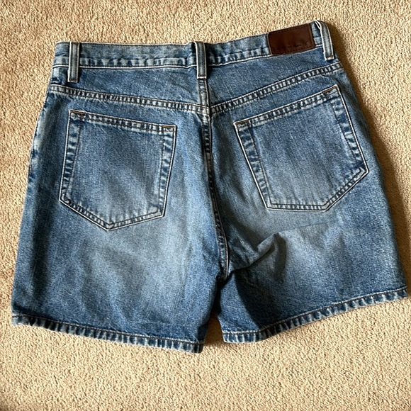 Like new ladies Calvin Klein distressed bluejeans shorts sz.8!Pool,shopping,etc. - Picture 5 of 5